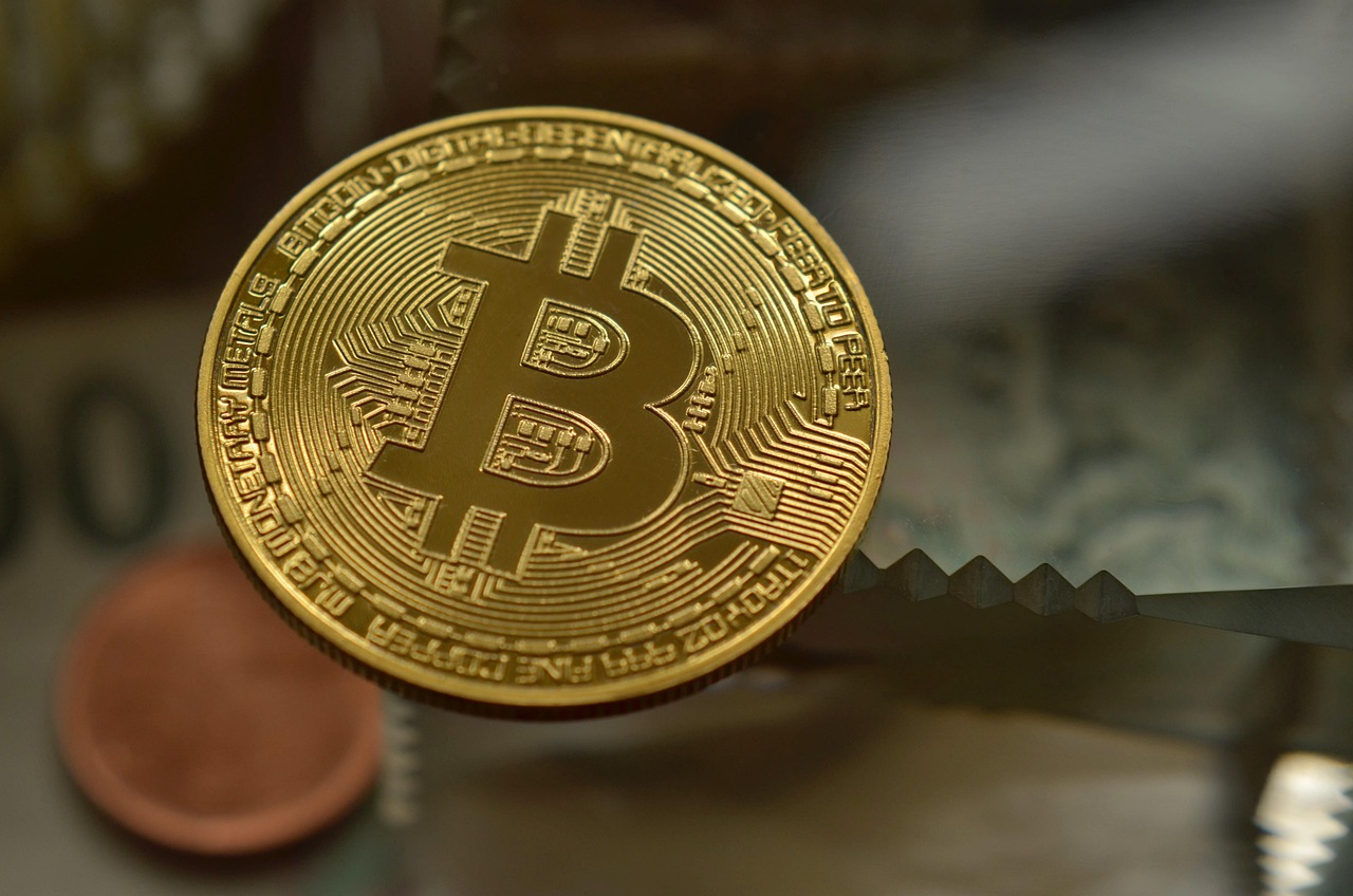 比特币减半满周年、涨逾三成！机构进场加速牛市