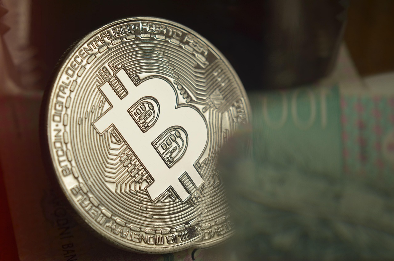 比特币减半满周年、涨逾三成！机构进场加速牛市